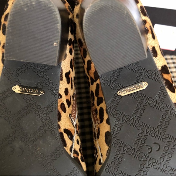 Vionic Cowhide Leopard print Bootie size 6 - Picture 2 of 4